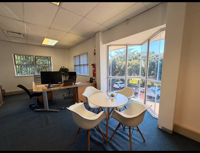 180M² OFFICE RENTED IN EDGEMOUNT ESTATE